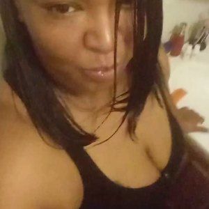 Meet your Posher, Monique